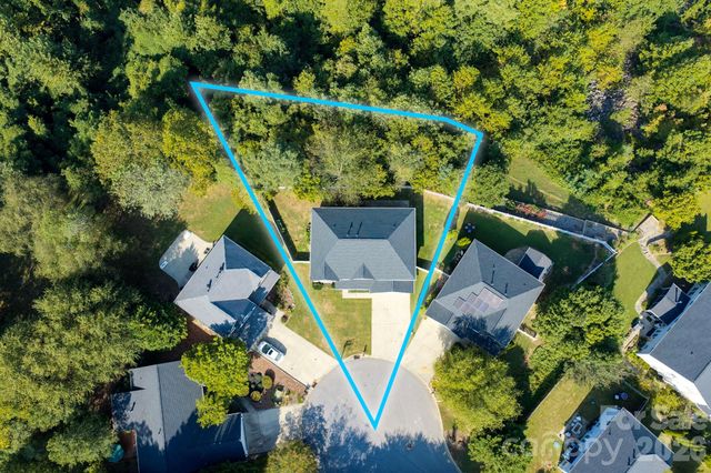9 Carraway Court, Asheville, NC 28804