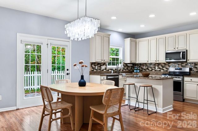 9 Carraway Court, Asheville, NC 28804