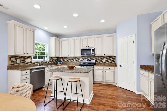 9 Carraway Court, Asheville, NC 28804