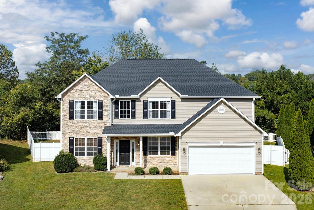 9 Carraway Court, Asheville, NC 28804