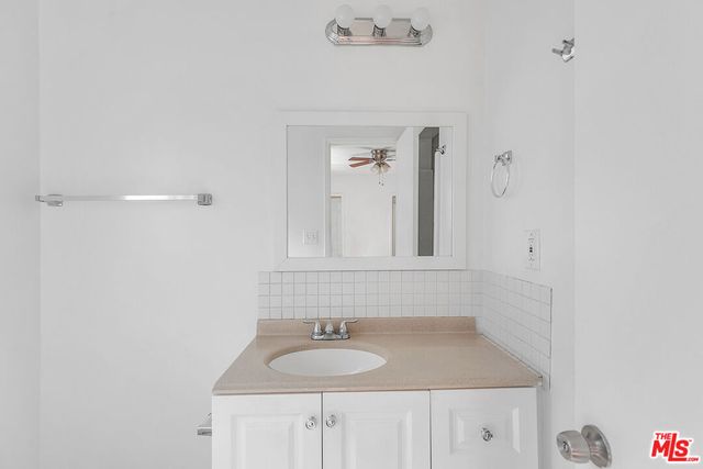 1800 N Harvard Boulevard 21, Los Angeles, CA 90027