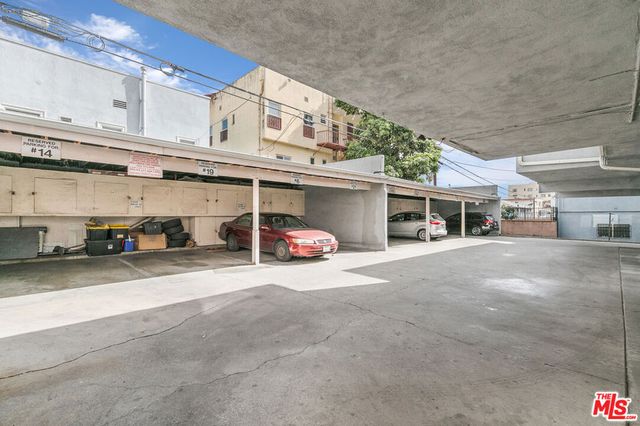 1800 N Harvard Boulevard 21, Los Angeles, CA 90027