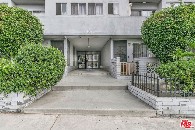 1800 N Harvard Boulevard 21, Los Angeles, CA 90027