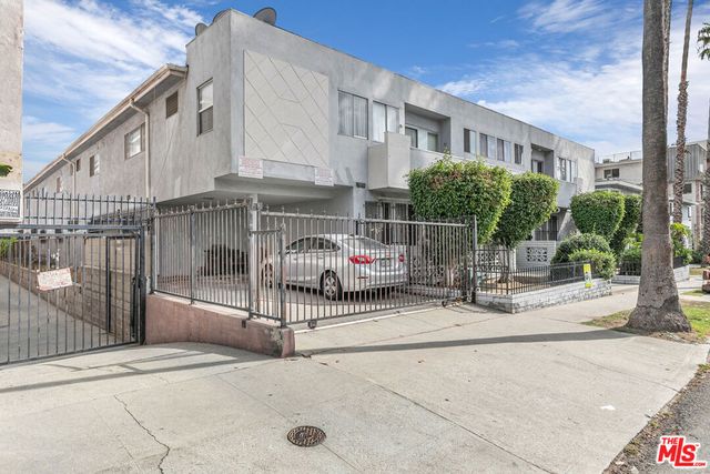 1800 N Harvard Boulevard 21, Los Angeles, CA 90027