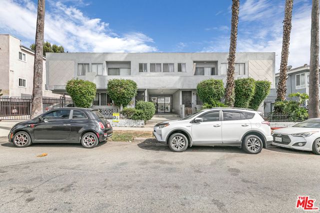 1800 N Harvard Boulevard 21, Los Angeles, CA 90027