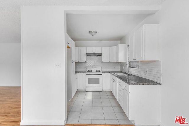 1800 N Harvard Boulevard 21, Los Angeles, CA 90027