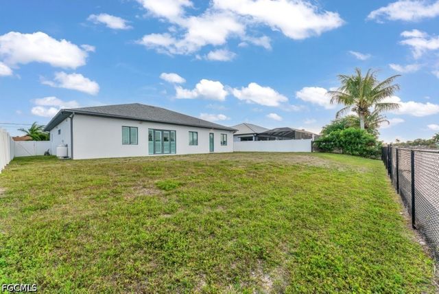 21 SW 21st ST, Cape Coral, FL 33991