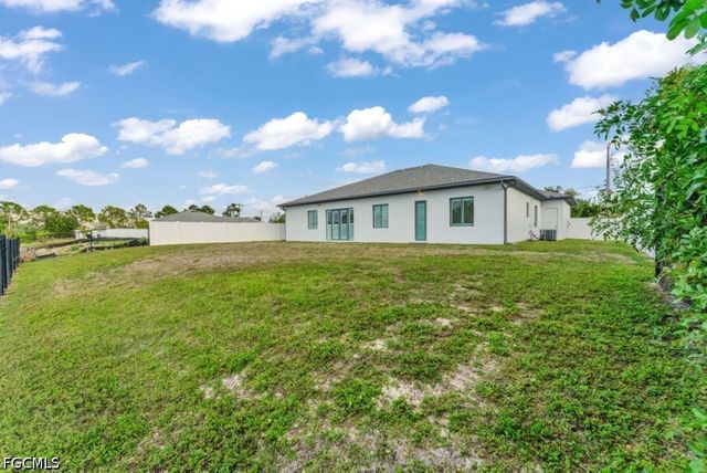 21 SW 21st ST, Cape Coral, FL 33991