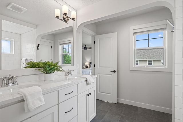9960 Arrowwood Trail, Woodbury, MN 55129
