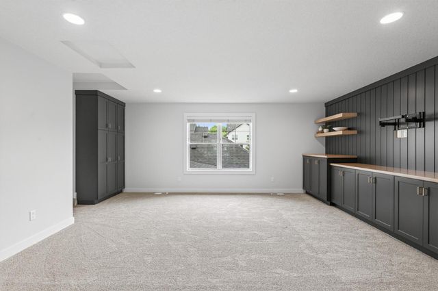 9960 Arrowwood Trail, Woodbury, MN 55129