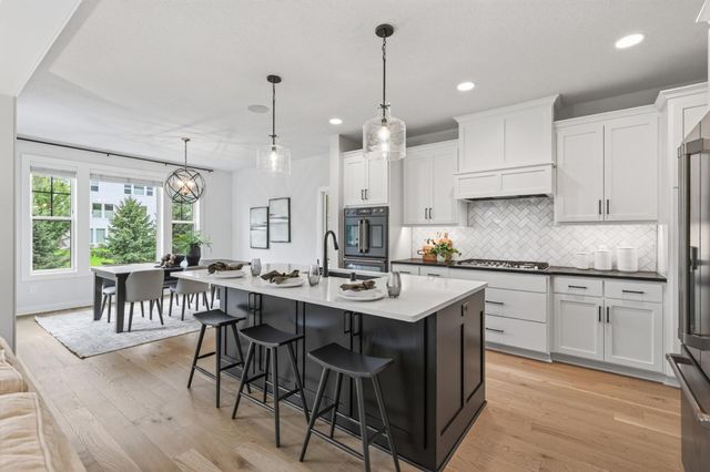 9960 Arrowwood Trail, Woodbury, MN 55129