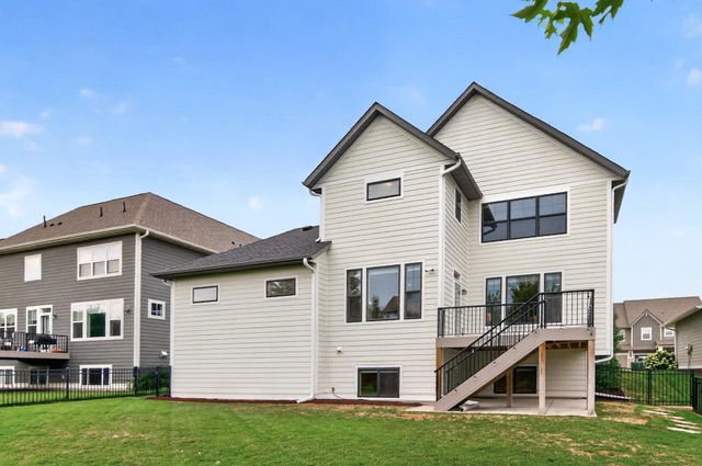 9960 Arrowwood Trail, Woodbury, MN 55129