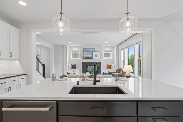 9960 Arrowwood Trail, Woodbury, MN 55129