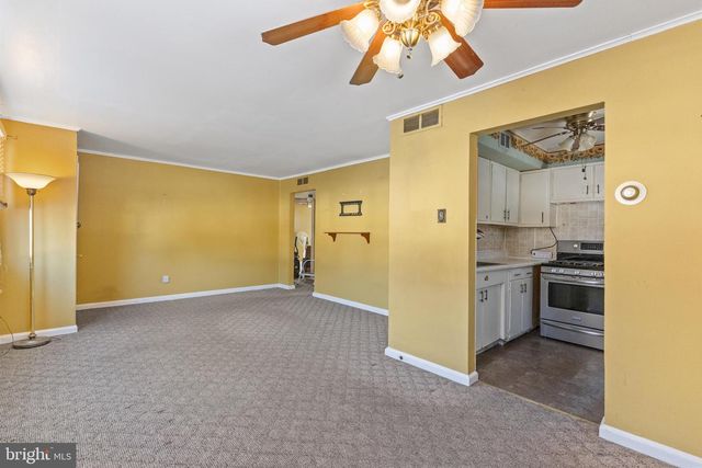 2 WYNDALE AVE, Maple Shade, NJ 08052