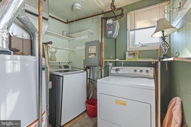 2 WYNDALE AVE, Maple Shade, NJ 08052