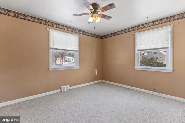 2 WYNDALE AVE, Maple Shade, NJ 08052