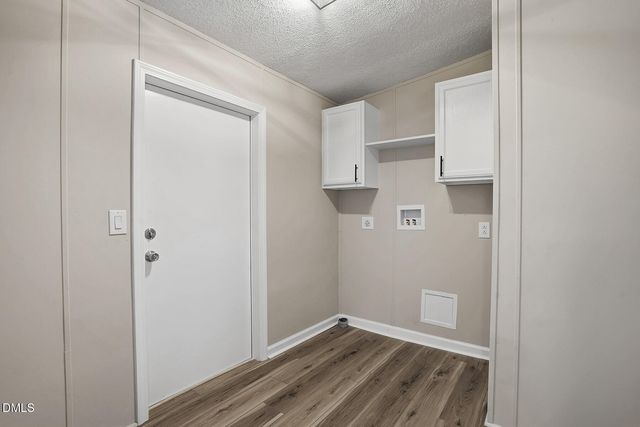 209 Huck Finn Court, Hope Mills, NC 28348