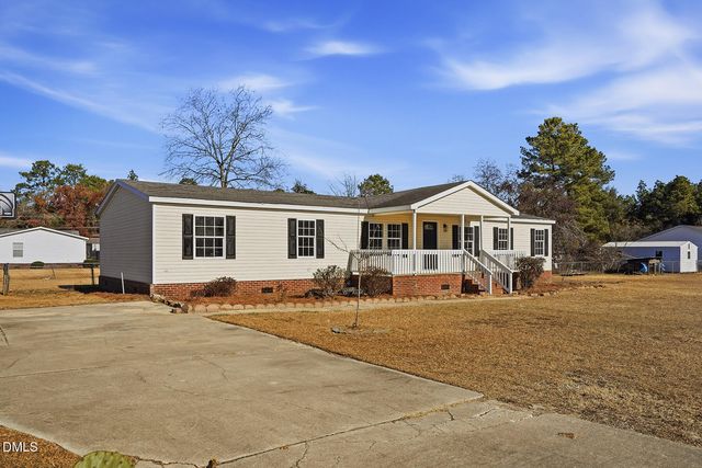 209 Huck Finn Court, Hope Mills, NC 28348