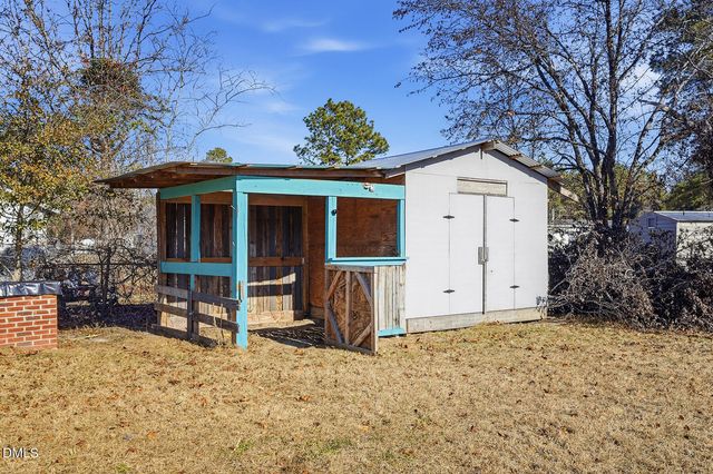 209 Huck Finn Court, Hope Mills, NC 28348