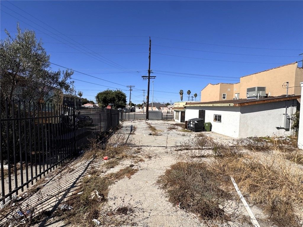 9326 S Western, Los Angeles, CA 90047 — photo 4