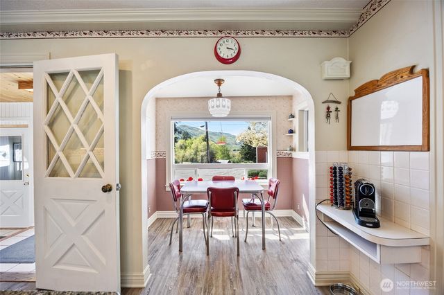 529 Lower Sunnyslope Road, Wenatchee, WA 98801