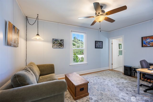 529 Lower Sunnyslope Road, Wenatchee, WA 98801