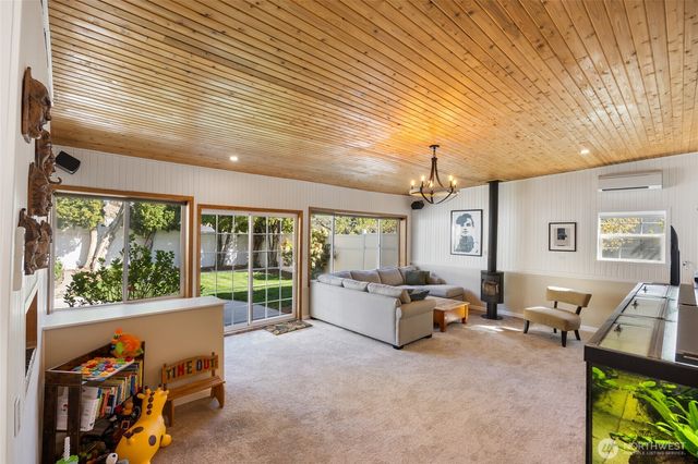 529 Lower Sunnyslope Road, Wenatchee, WA 98801