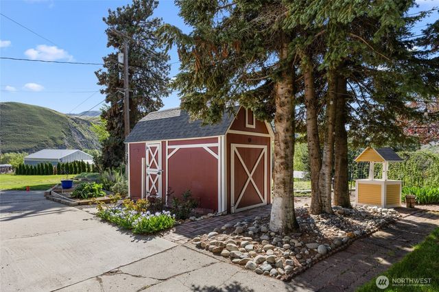 529 Lower Sunnyslope Road, Wenatchee, WA 98801