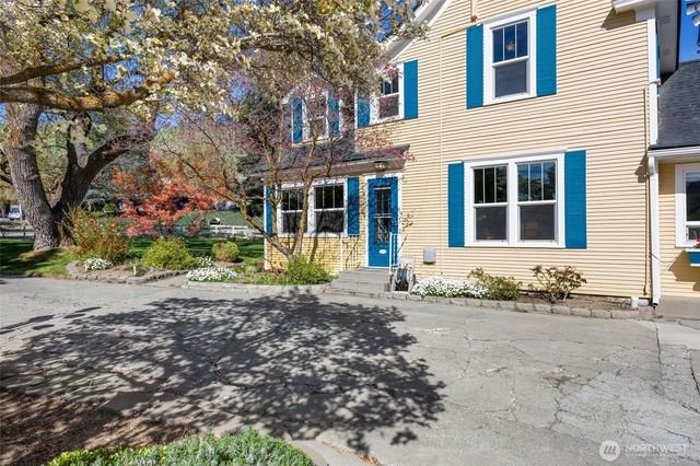 529 Lower Sunnyslope Road, Wenatchee, WA 98801