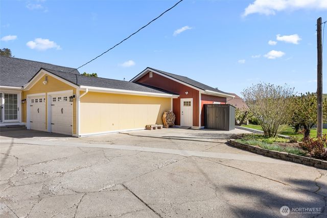 529 Lower Sunnyslope Road, Wenatchee, WA 98801