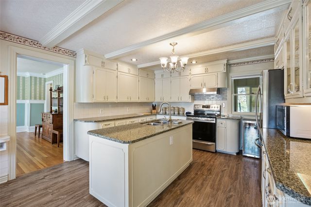 529 Lower Sunnyslope Road, Wenatchee, WA 98801