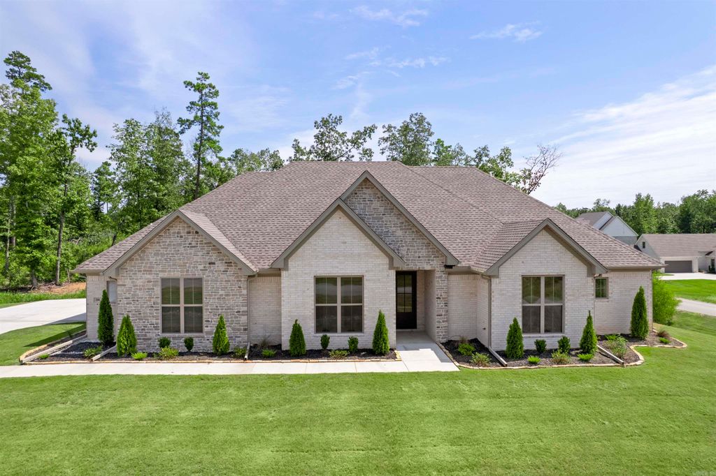 200 Middleton Place Drive, Benton, AR 72019