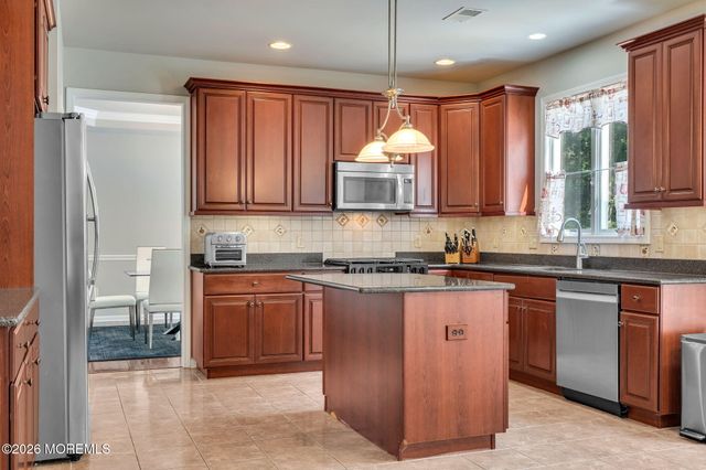 12 Vicari Way, Little Egg Harbor, NJ 08087