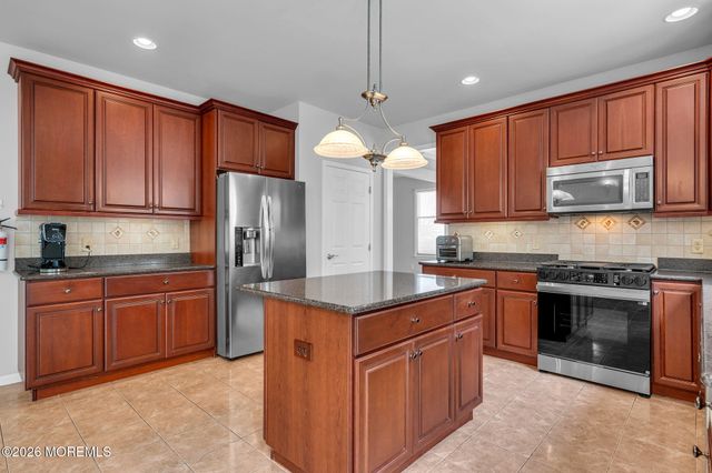 12 Vicari Way, Little Egg Harbor, NJ 08087