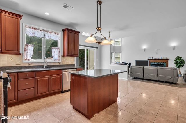 12 Vicari Way, Little Egg Harbor, NJ 08087