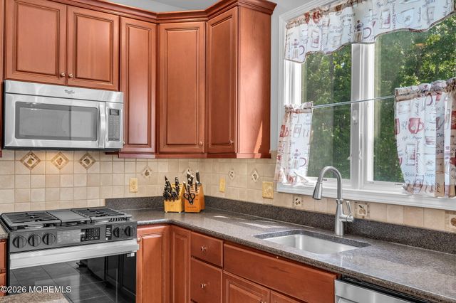 12 Vicari Way, Little Egg Harbor, NJ 08087