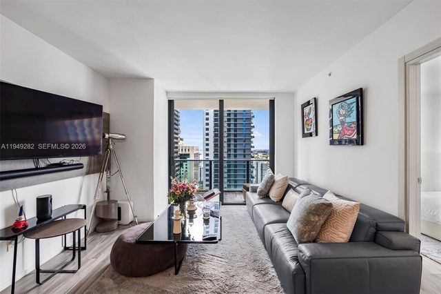 801 S Miami Ave 2810, Miami, FL 33130