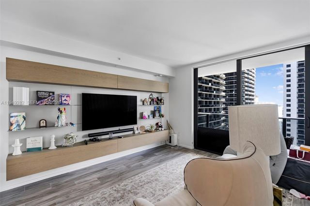 801 S Miami Ave 2810, Miami, FL 33130