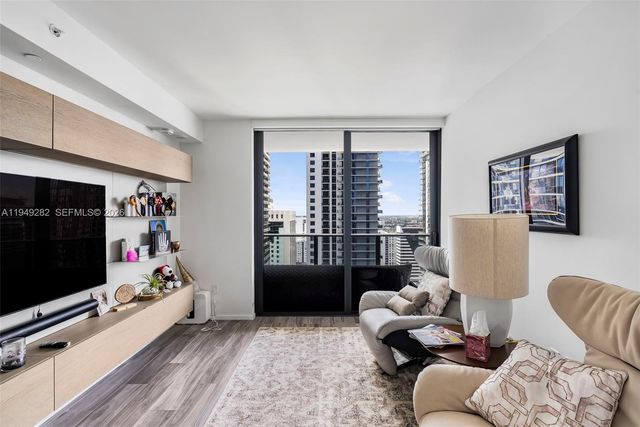 801 S Miami Ave 2810, Miami, FL 33130