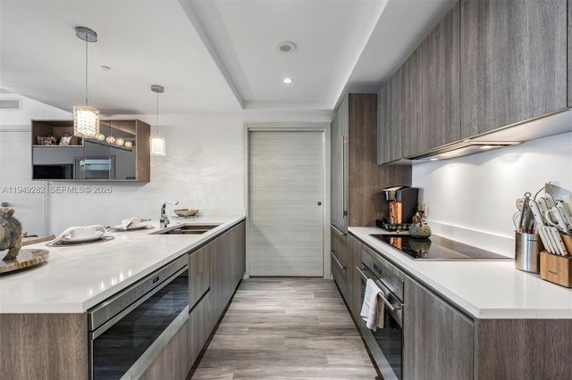 801 S Miami Ave 2810, Miami, FL 33130