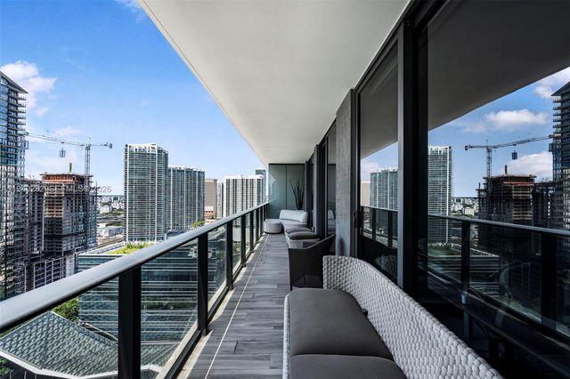 801 S Miami Ave 2810, Miami, FL 33130