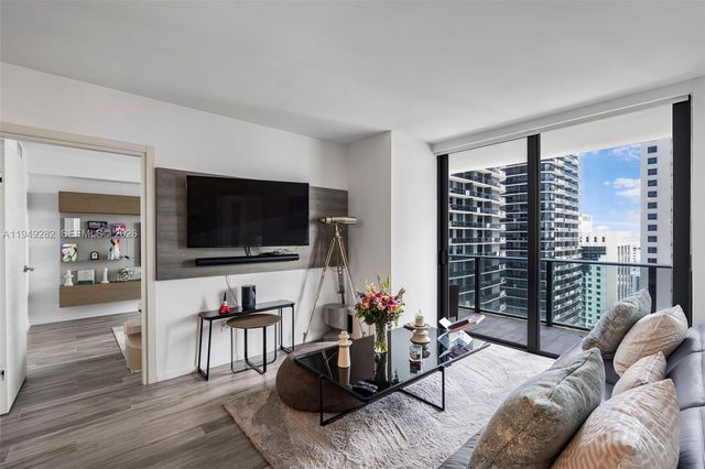 801 S Miami Ave 2810, Miami, FL 33130