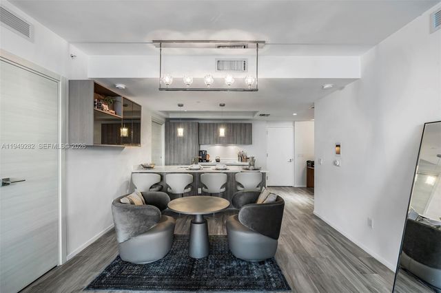 801 S Miami Ave 2810, Miami, FL 33130