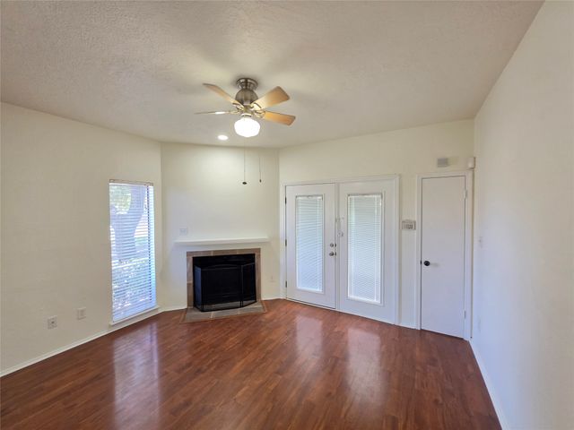 3117 Sondra Drive 103, Fort Worth, TX 76107