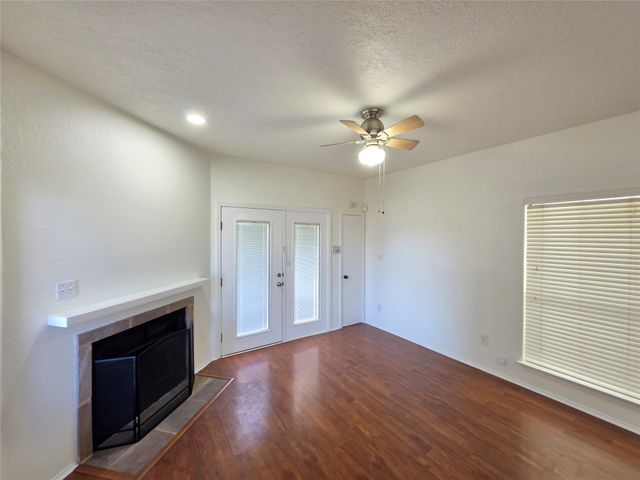 3117 Sondra Drive 103, Fort Worth, TX 76107