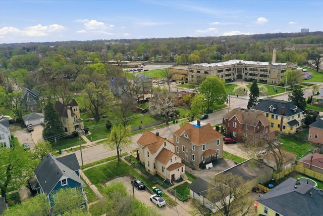 315 Richards Street, Joliet, IL 60433