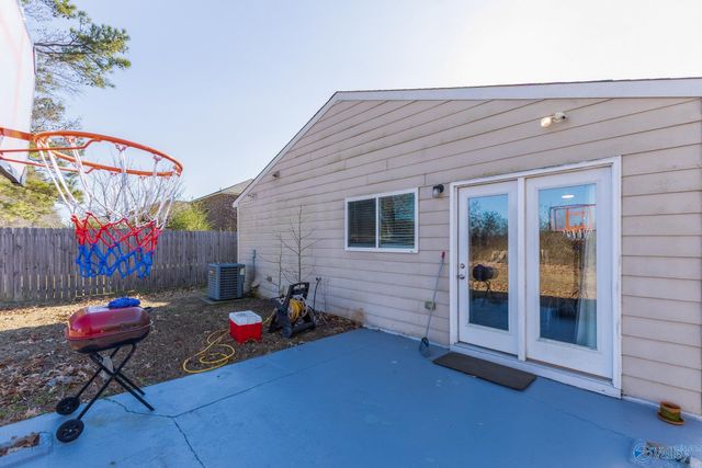 163 Sedgewick Drive, Owens Cross Roads, AL 35763