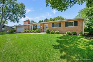 824 Skyline Drive, Barrington, IL 60010