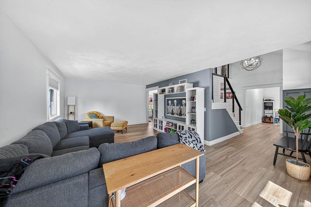 11693 Black Friars Lane, Mishawaka, IN 46545