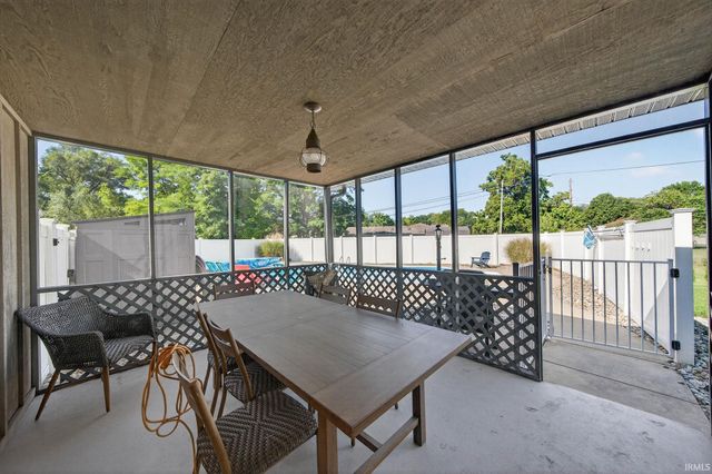 11693 Black Friars Lane, Mishawaka, IN 46545